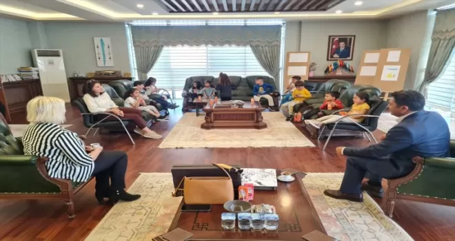 Minik öğrencilerden Pazar Belediye Başkanı Yılmaz’a ziyaret