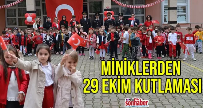 Miniklerden 29 Ekim Kutlaması