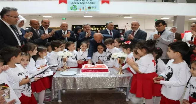 Miniklerden “geri dönüşüm“ sergisi