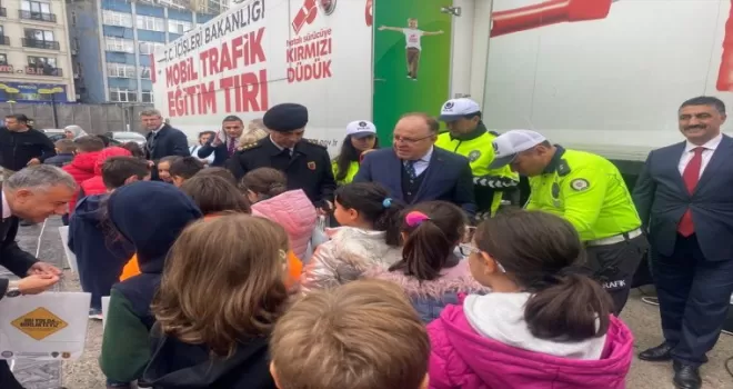 "Mobil Trafik Eğitim Tırı" Zonguldak'ta öğrencileri bilgilendirdi