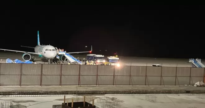 Motoru arızalanan uçak Trabzon Havalimanı’na acil iniş yaptı