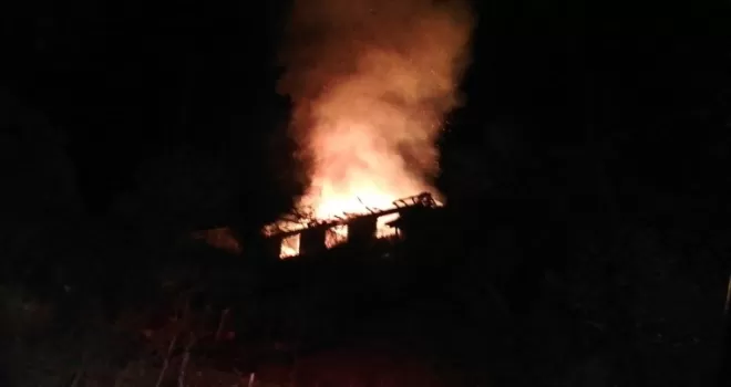 Niksar’da bir ev yandı