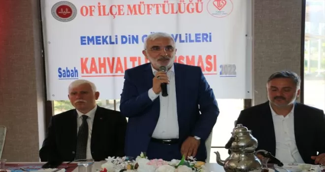 Of’ta emekli imamlar için program düzenlendi