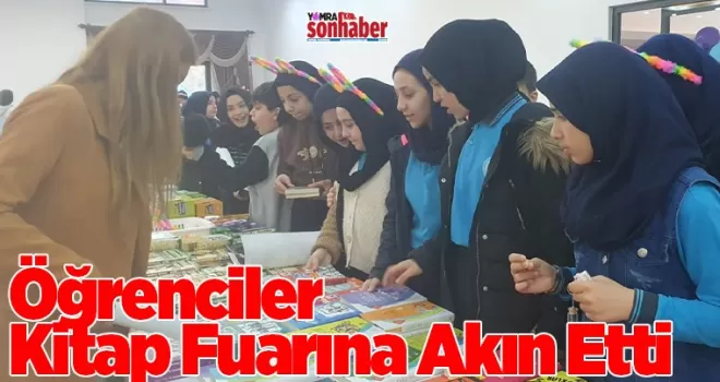 Öğrenciler  Kitap Fuarına Akın Etti