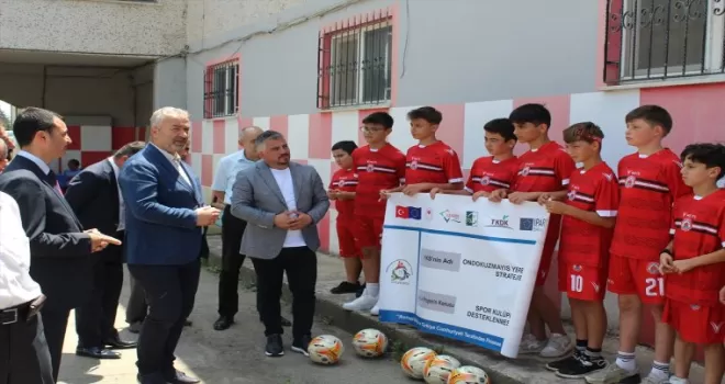 OMYEGDER’den spor kulübüne malzeme desteği