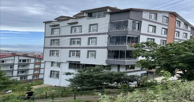 Ordu’da cam temizlerken 5. kattan düşen kadın ağır yaralandı