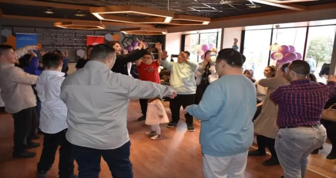 Ordu’da down sendromlu çocuklarla gençler dans gösterisi sundu