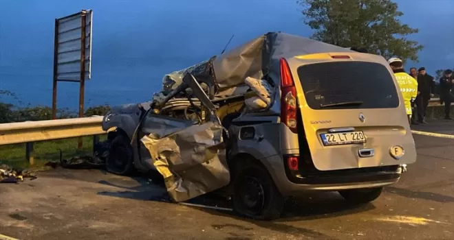 Ordu'da hafif ticari aracın tıra çarpması sonucu 1 kişi öldü, 3 kişi yaralandı