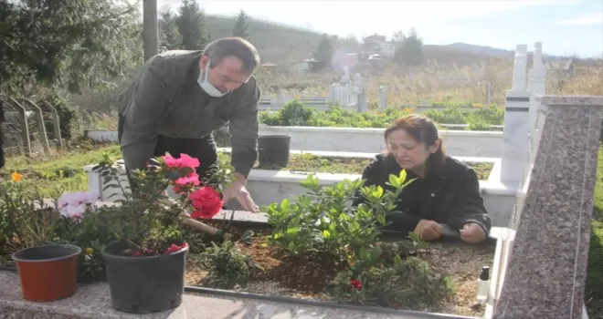 Ordu’da öldürülen üniversite öğrencisi Ceren Özdemir mezarı başında anıldı