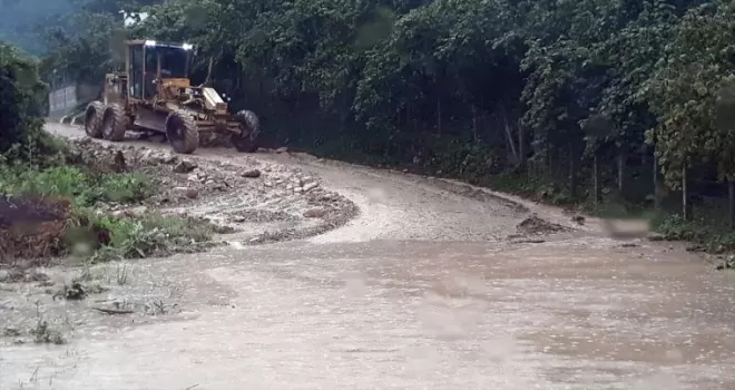 Ordu’da sağanak yağış hayatı olumsuz etkiledi