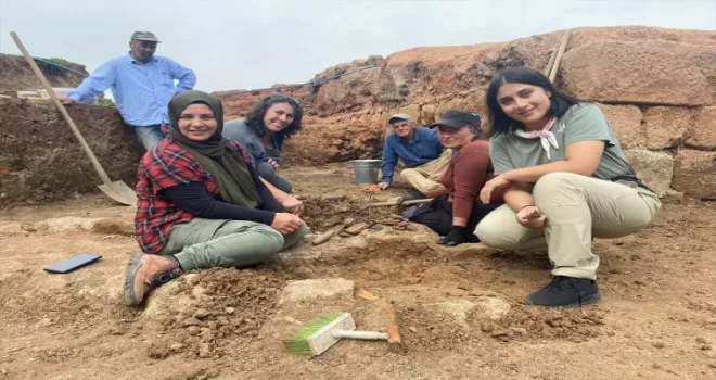 Ordu Kurul Kalesi’ndeki kazılarda yeni tarihi eserler bulunmaya devam ediyor