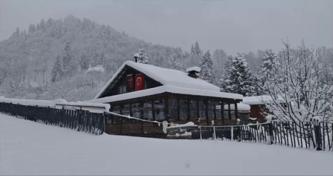 Orta ve Doğu Karadeniz’in yüksek kesimlerinde kar etkili oluyor