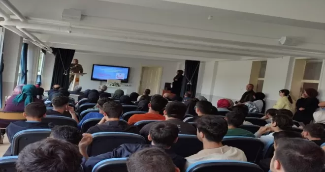 Özel Harekat Başkanı Selami Türker, Çorum’da öğrencilerle buluştu