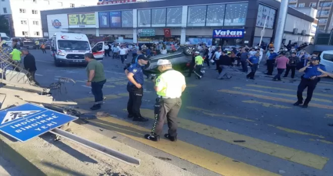 Rize'de devrilen kamyonetin sürücüsü ile çarptığı kişi yaralandı