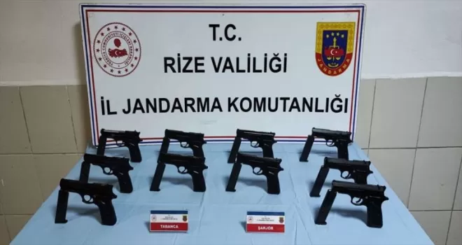 Rize’de durdurulan yolcu otobüsünde ruhsatsız tabanca ele geçirildi