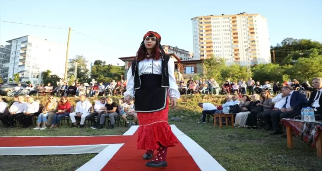 Rize'de yöresel kıyafetler defilesi düzenlendi