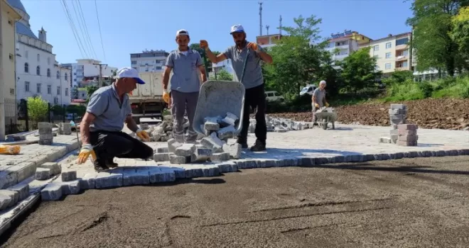 Salıpazarı Belediyesi kilitli parke yapım çalışmalarını sürdürüyor