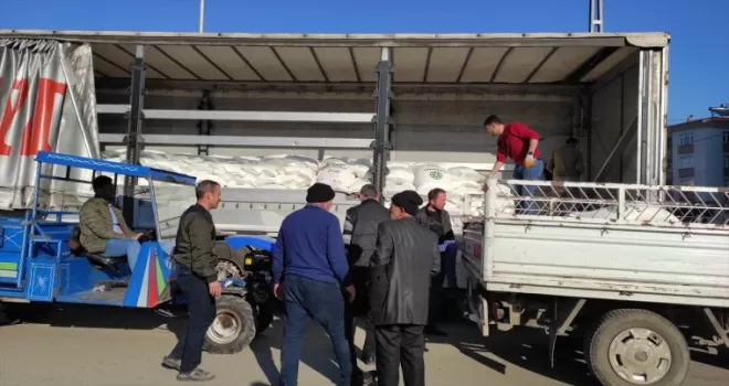 Salıpazarı ilçesinde 121 arıcıya 27 ton besleme şekeri verildi