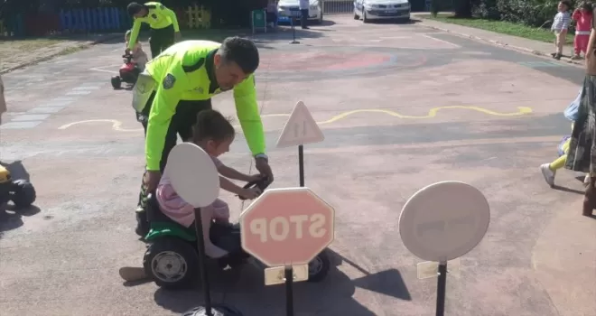 Salıpazarı’nda miniklere trafik eğitimi