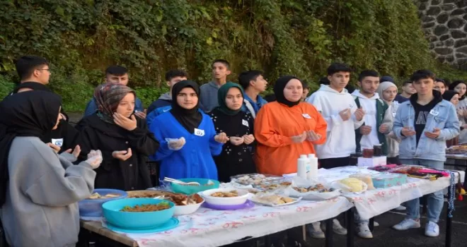 Şalpazarı’nda Filistinlilere destek için kermes düzenlendi
