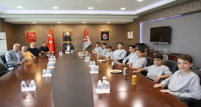 Şampiyon voleybol takımından Trabzonspor Kulübü’ne ziyaret