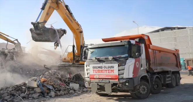 Samsun Büyükşehir Belediyesi deprem bölgesinde 454 enkazı kaldırdı