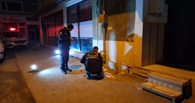Samsun’da bıçaklı kavgada baba ve oğlu yaralandı