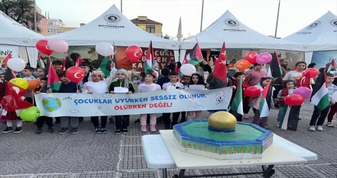 Samsun’da “çocuklar“ İsrail’in Gazze’ye saldırılarını protesto etti