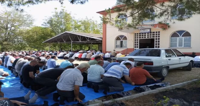 Samsun’da cuma namazı çıkışındaki silahlı kavgada ölen 2 kişi toprağa verildi