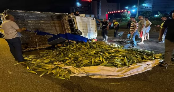 Samsun’da devrilen kamyonetteki 4 kişi yaralandı