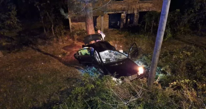 Samsun’da devrilen otomobilin sürücüsü yaralandı