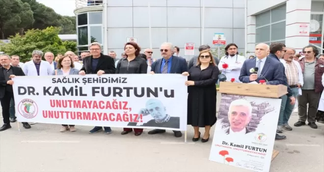 Samsun’da görevi başında öldürülen doktor Kamil Furtun anıldı