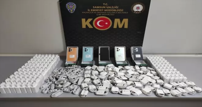 Samsun'da gümrük kaçağı cep telefonları ve aksesuarlar ele geçirildi