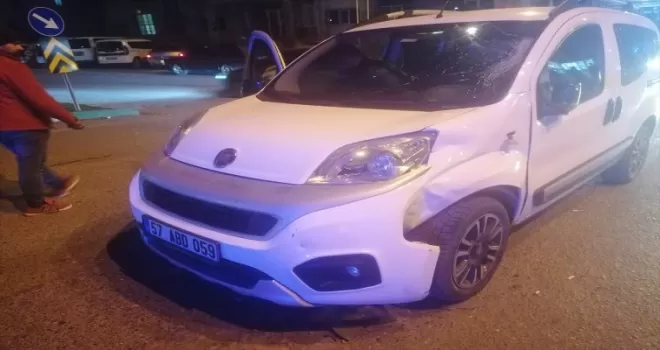Samsun’da hafif ticari aracın çarptığı bisikletli yaralandı