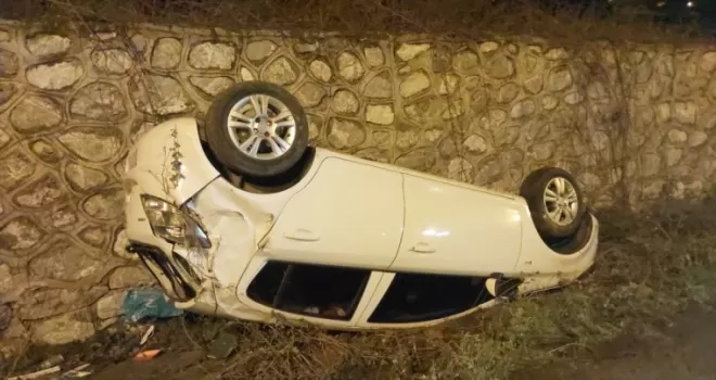 Samsun’da hendeğe devrilen otomobilin sürücüsü yaralandı