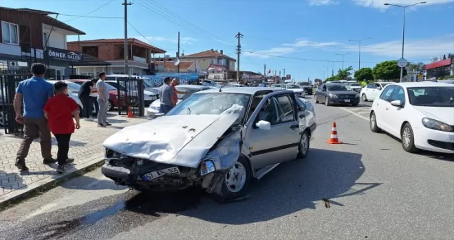 Samsun’da iki otomobilin çarpıştığı kazada 4 kişi yaralandı