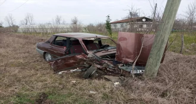Samsun’da kamyonet ile otomobil çarpıştı, 3 kişi yaralandı