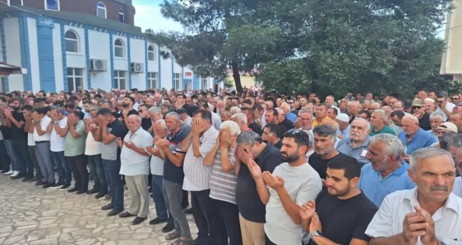 Samsun’da kızının kına gecesinde vurulan baba toprağa verildi