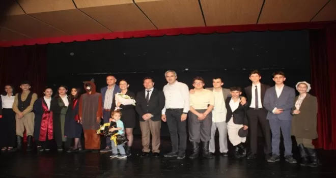 Samsun’da lise öğrencilerinin hazırladığı oyun sahnelendi