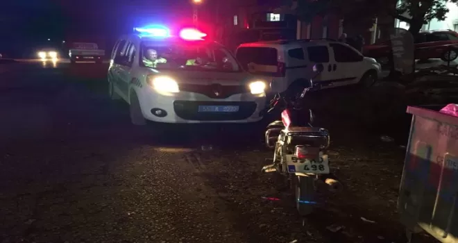 Samsun'da motosikletin çarptığı yaya ile sürücü yaralandı