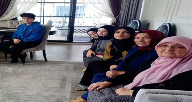 Samsun’da öğrencilerden şehit ailelerine ziyaret