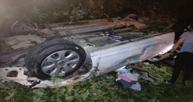 Samsun’da otomobil devrildi, 3 kişi yaralandı