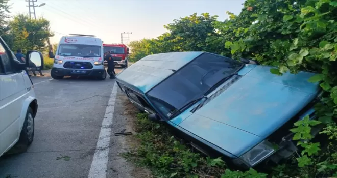 Samsun’da otomobil hendeğe devrildi, 3 kişi yaralandı
