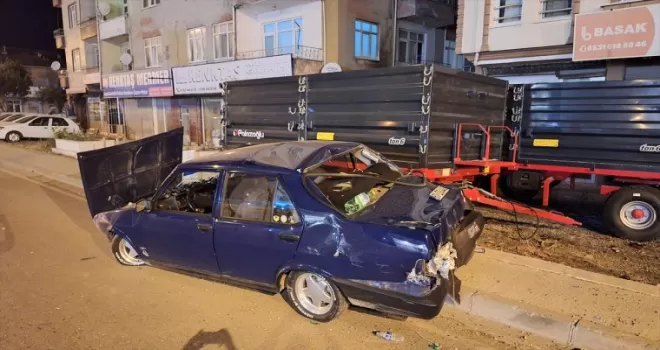 Samsun’da otomobil trafoya çarptı