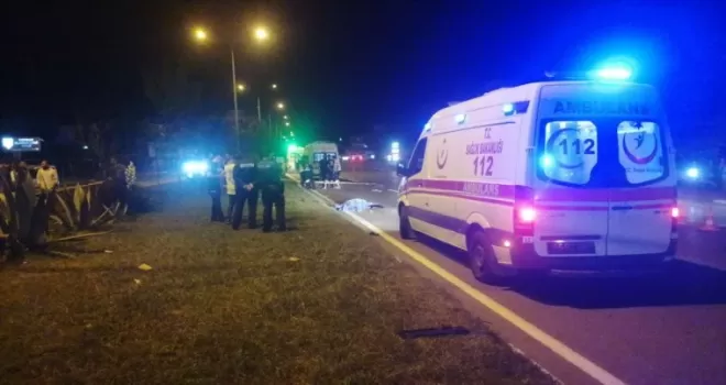 Samsun'da otomobilin çarptığı anne ile oğlu öldü