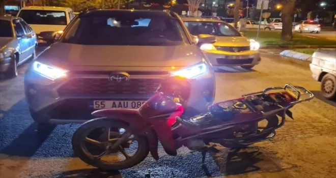 Samsun’da otomobille çarpışan motosikletin sürücüsü yaralandı