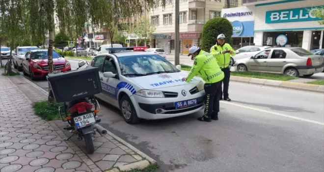Samsun’da otomobille çarpışan motosikletin sürücüsü yaralandı