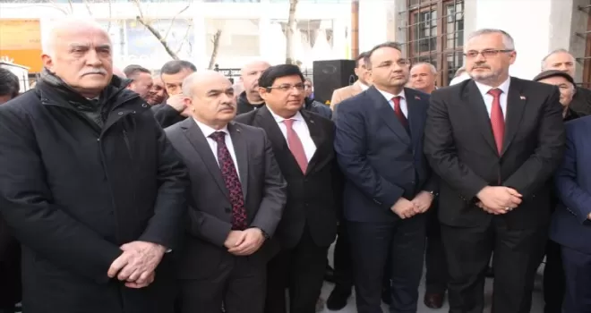 Samsun'da restorasyonu tamamlanan tarihi Çarşı Camisi ibadete açıldı