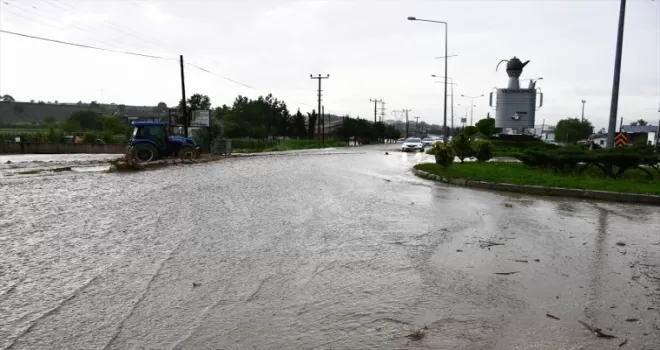 Samsun’da sağanak sonucu oluşan sel nedeniyle su baskınları meydana geldi