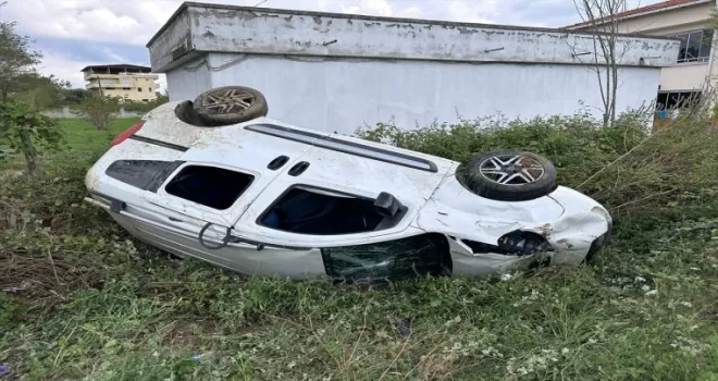 Samsun’da şarampole devrilen hafif ticari araçtaki 4 kişi yaralandı